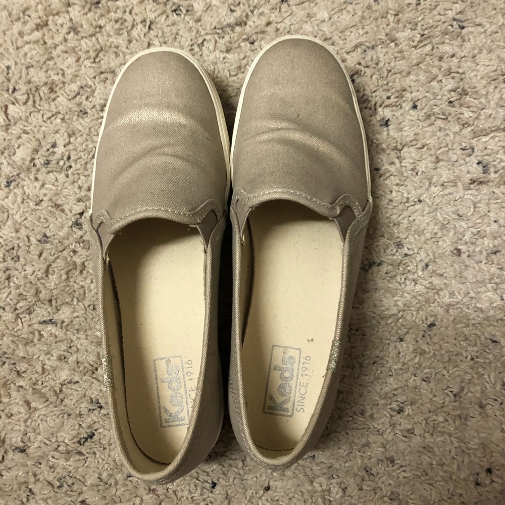 VGUC. Keds gold shimmer slipons